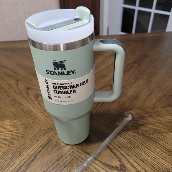 Stanley Mint Green Quencher H2.0 Tumbler - Picture 6 of 7